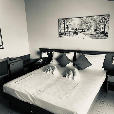 Hotel Al Bosco Сона Екстериор снимка