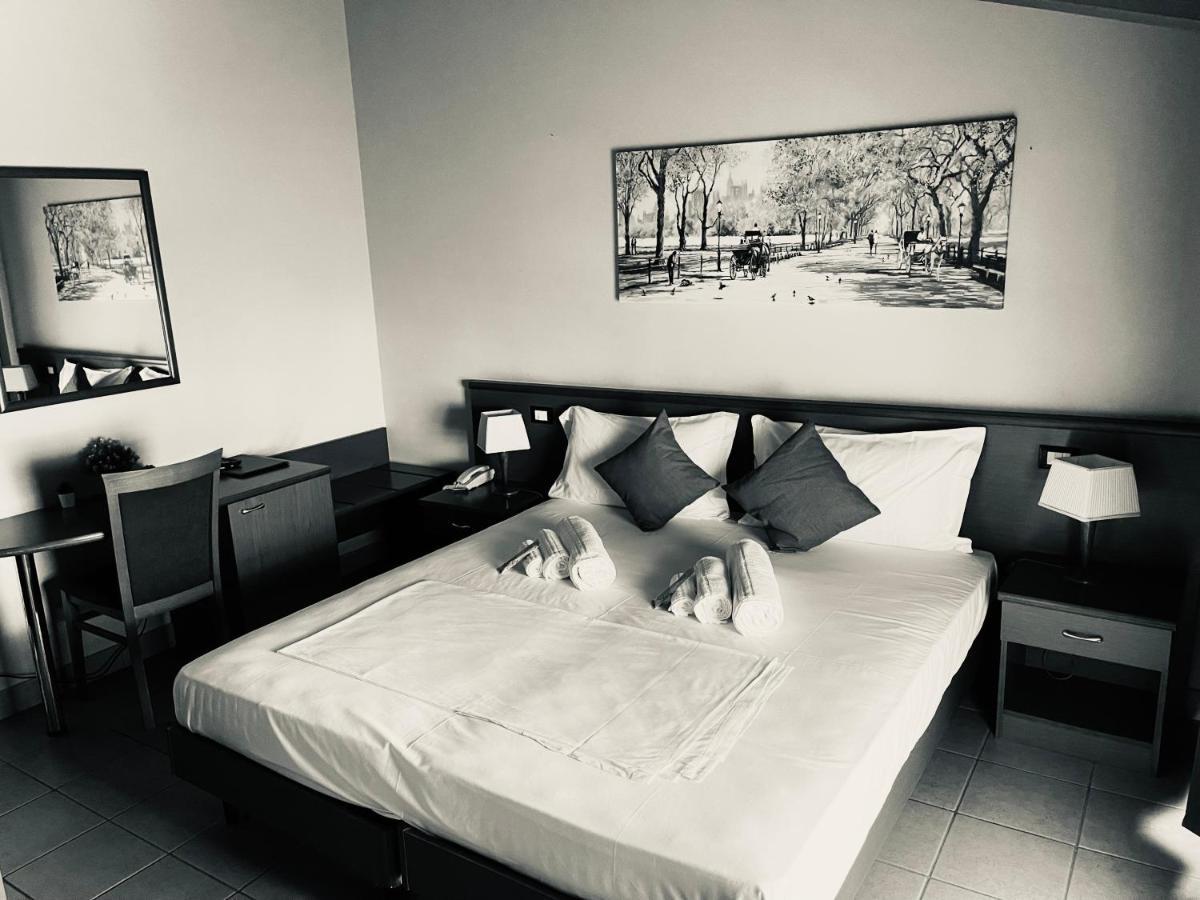 Hotel Al Bosco Сона Екстериор снимка